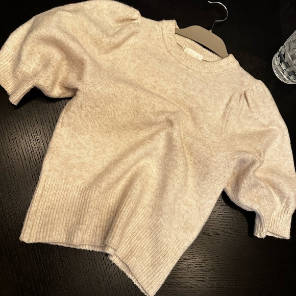 H&M Sweaters - H&M puff sleeve short sleeve sweater with round neck and ribbed hem.